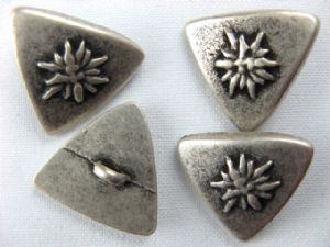 Metallknopf mit Öse 28 mm, Dreieck mit Edelweiß