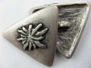 Metallknopf mit Öse 38 mm, Dreieck mit Edelweiß