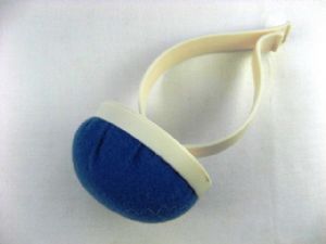 Nadelkissen mit Armspange