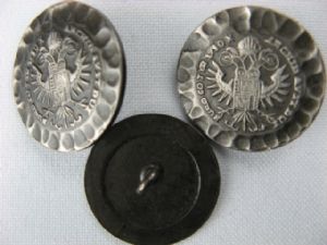 Metallknopf mit Öse 24 mm, Wappen Rand gehämmert
