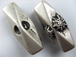 Metallknopf 41 mm, Knebelknopf mit Blüten